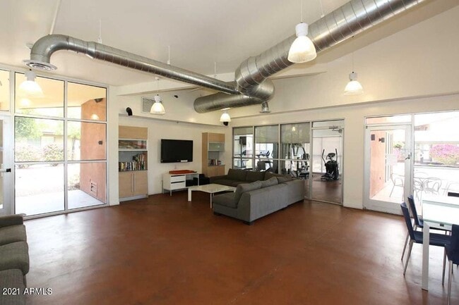 Building Photo - 1850 E Maryland Ave