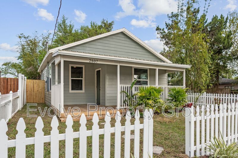 Foto principal - 2807 S Brown Ave