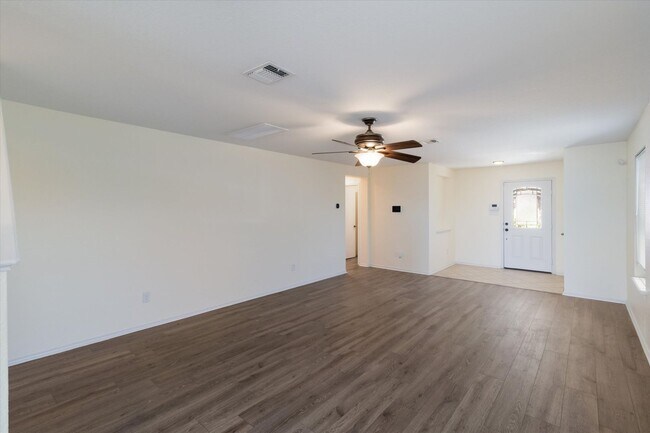 Foto del edificio - *FIRST MONTH FREE, IF MOVED IN BY 12/31/25*