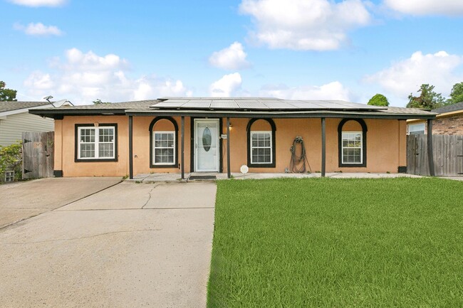 Building Photo - Charming 3-Bed, 2-Bath Home in Marrero – M...