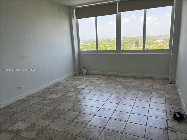 Foto del edificio - 7441 Wayne Ave