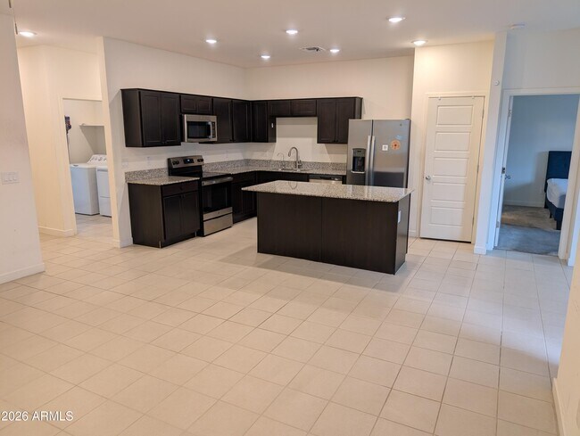 Foto del edificio - 2769 E Fossil Rdg Rd