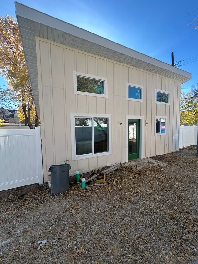 Foto principal - 3182 S Imperial St