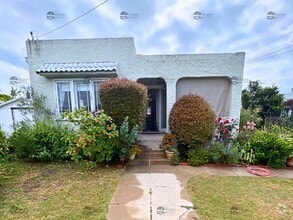 Building Photo - 304 N Rios Ave