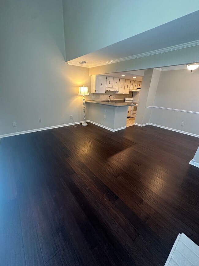 Foto del edificio - 3BD/2BA Townhouse located in Whispering Oaks!