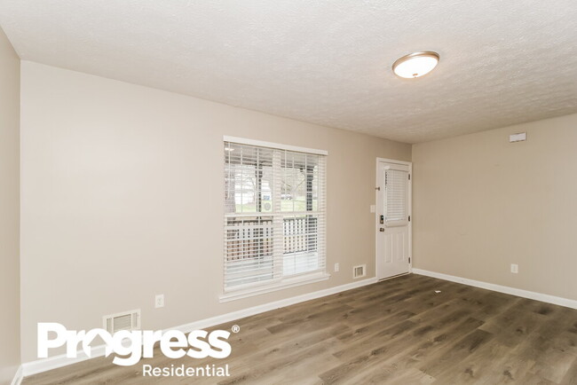 Building Photo - 6492 Meadowlark Dr