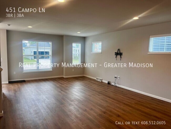 Foto del edificio - 451 Campo Ln