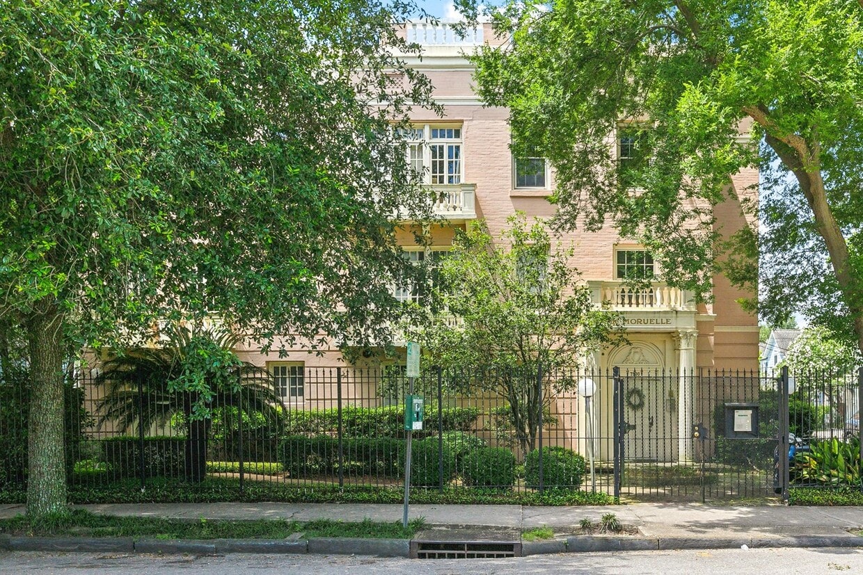 Primary Photo - 7530 St Charles Ave