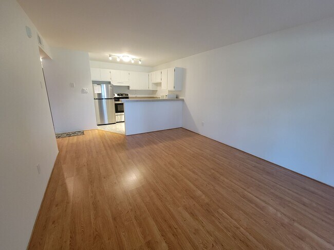 Building Photo - Newly Remodeled 1bed/1bath condo in Stonegate Community in Gunbarrel