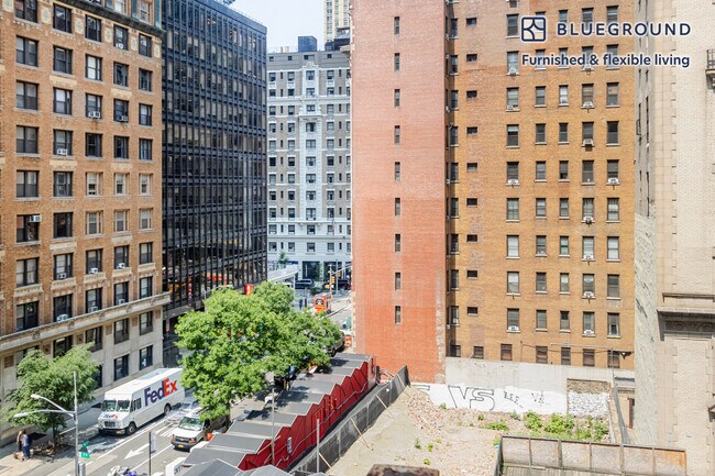 Foto del edificio - 161 W 54th St