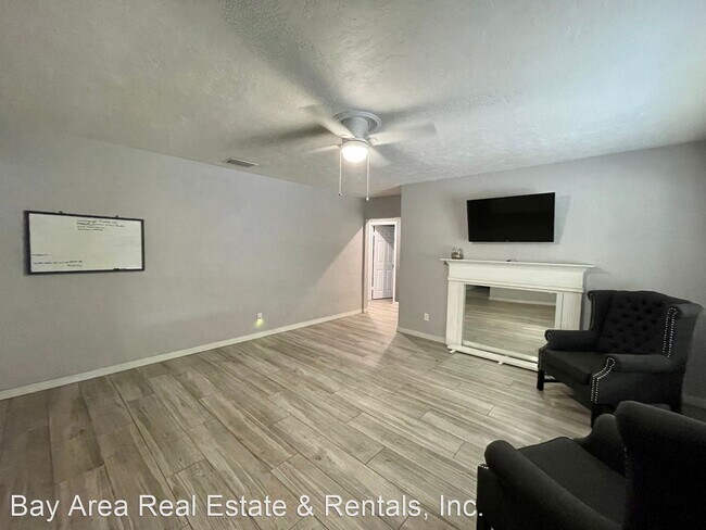 Building Photo - 3 br, 1.5 bath House - 11607 E Old Hillsbo...