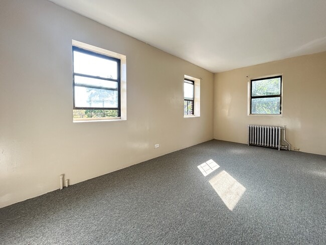Building Photo - 1181 E 214th St