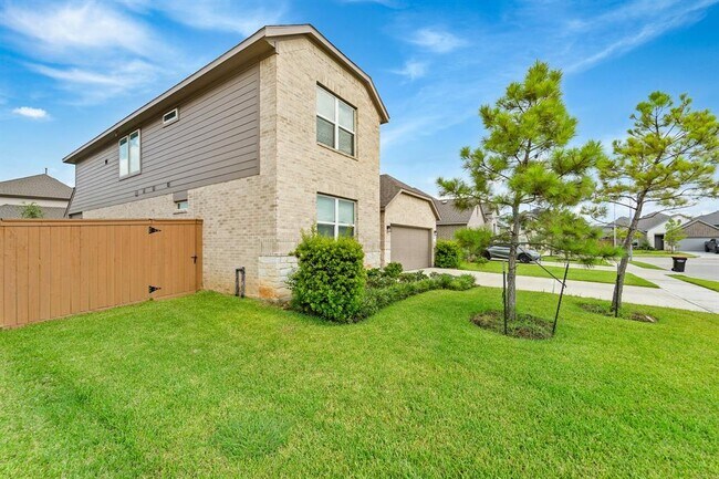 Building Photo - 1689 Daylight Lk Dr