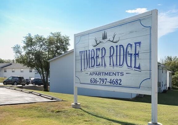 Foto del edificio - 321 Cedarview Ct