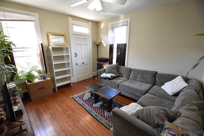 Building Photo - 426 Zimpfer St