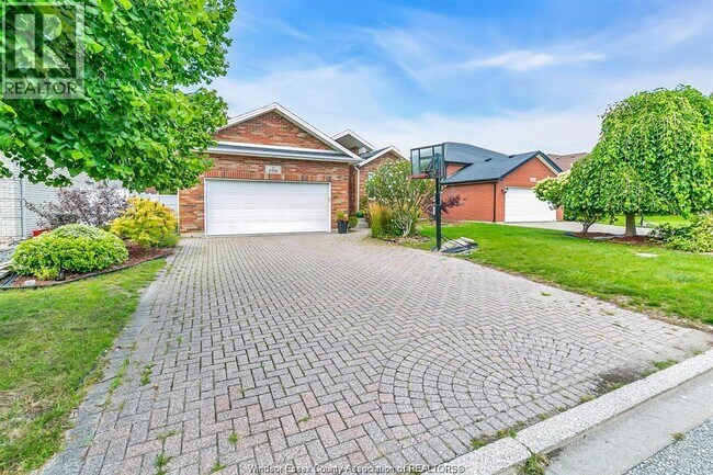 Photo du bâtiment - 4906 Southwood Lakes Blvd