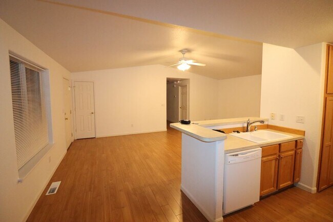 Foto del edificio - Beautiful 2/2 Duplex in Redmond