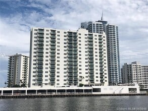 Building Photo - 3000 S Ocean Dr