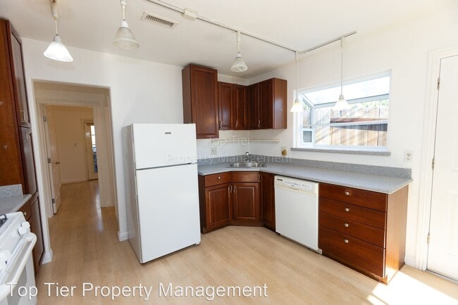 Building Photo - 3 br, 2 bath House - 854 Valley Avenue
