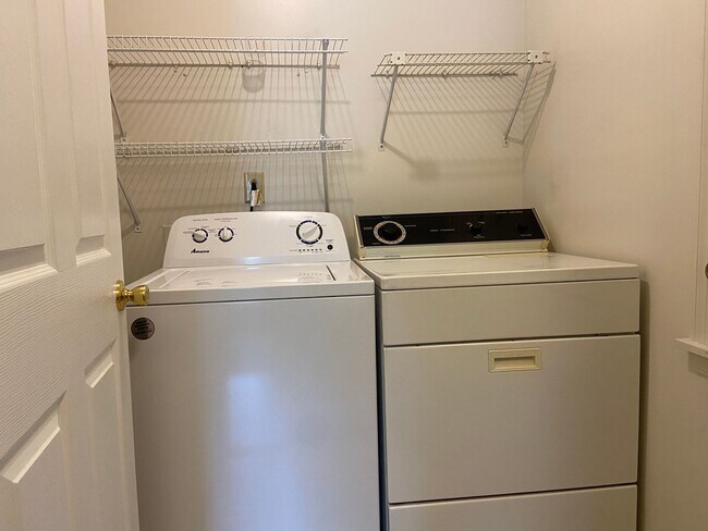 Foto del edificio - 2 Bedroom,1 Bathroom Condo in Greensboro!