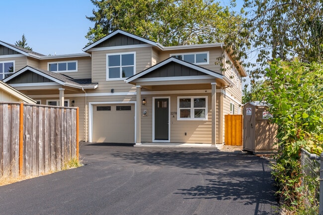Building Photo - 2278 Sandy Dr