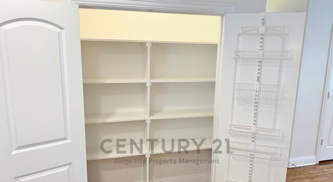 Building Photo - 4133 Hyer St
