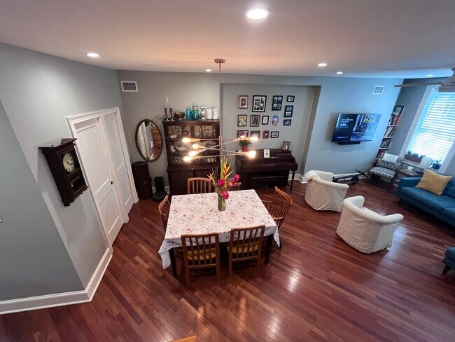 Space Saving Pocket doors, Coat Closet, Stunning Brazillian Cherry floors throughout - 2607 E Hagert St