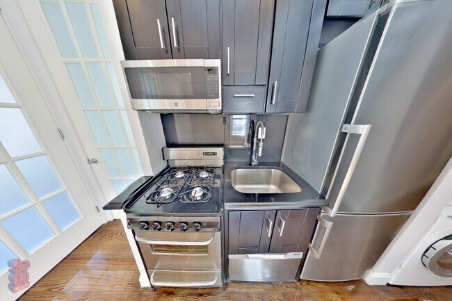 Foto del edificio - 314 E 106th St