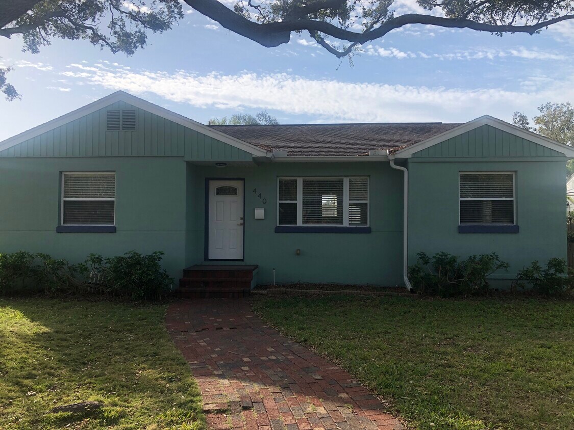 Foto principal - 440 38th Ave NE