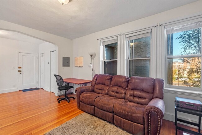 Foto del edificio - 1666 Commonwealth Ave