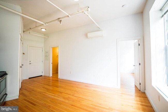 Foto del edificio - 4 Leverington Ave