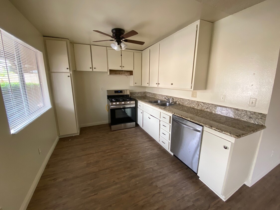 Primary Photo - 17622 Cameron Ln