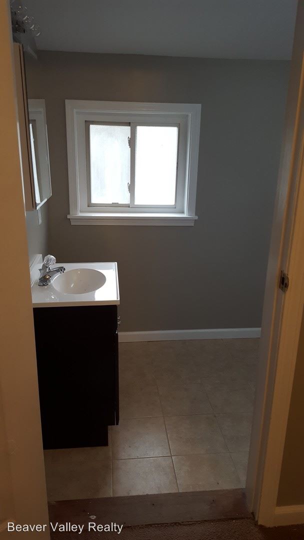 Building Photo - 549 Virginia Ave