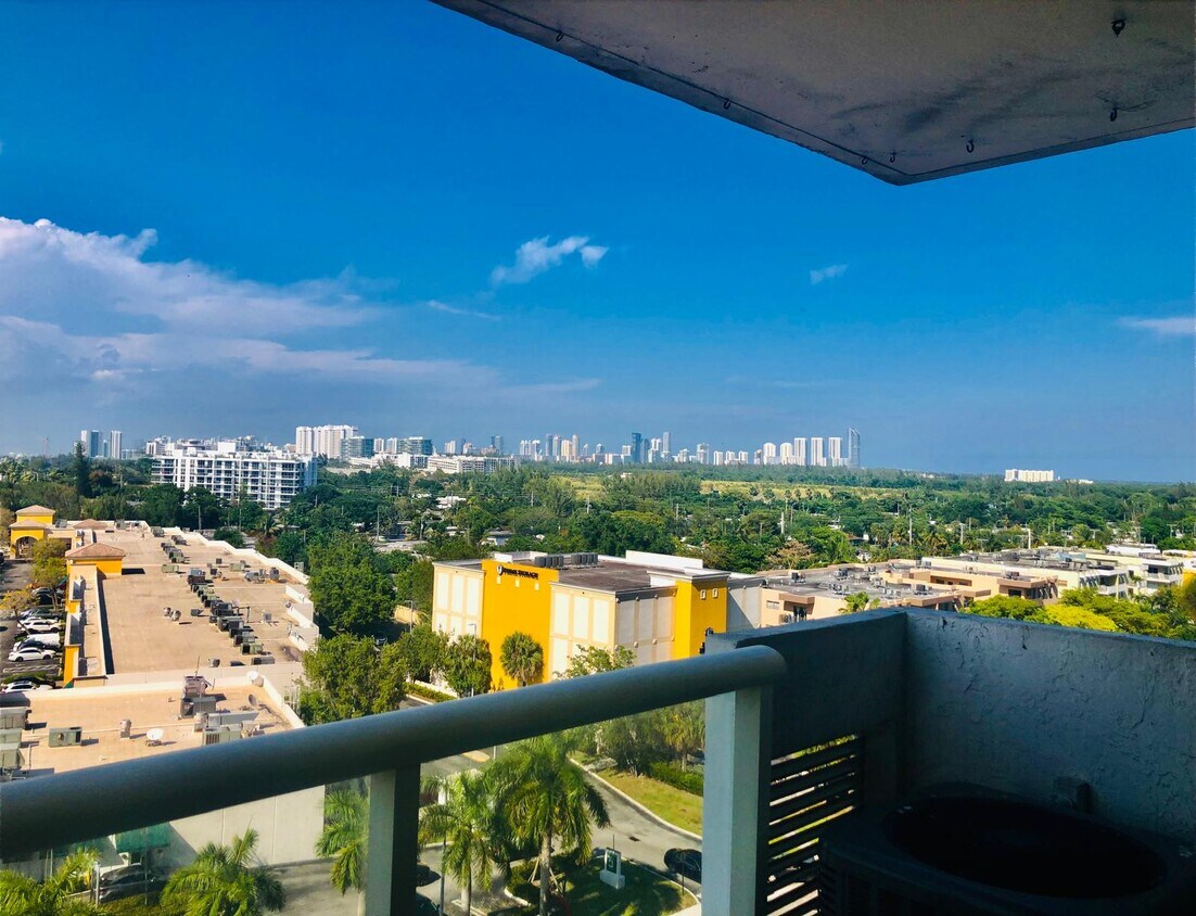 Primary Photo - 13499 Biscayne Blvd