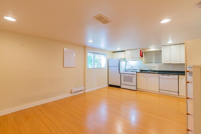 Photo du bâtiment - 481 W 19th Ave