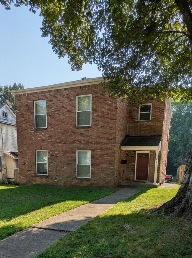Building Photo - 302 Crescent Ct