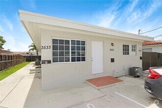 Building Photo - 3531 SW 91 Ave