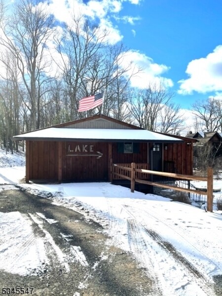 Building Photo - 245 Lakeview Dr