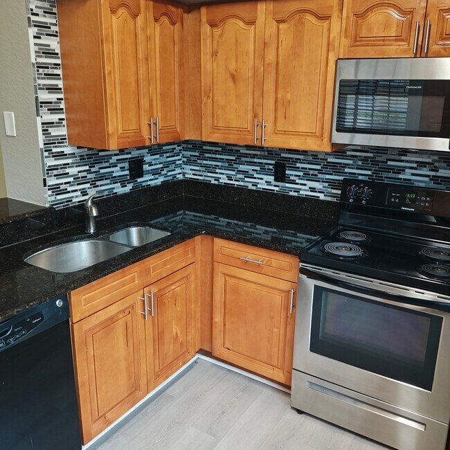 Building Photo - 2598 Robert Trent Jones Dr