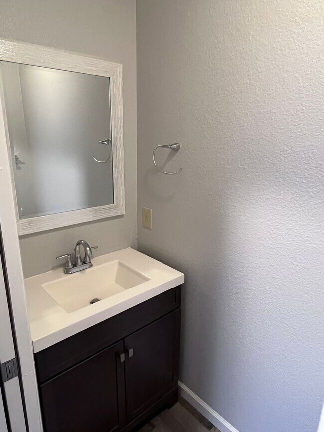 Foto del edificio - SPACIOUS DUPLEX IN NATOMAS!!