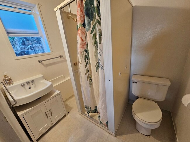 Building Photo - Furnished  Rental available now with lake ...