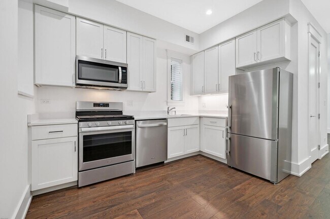 Foto del edificio - 653 W Wrightwood Ave