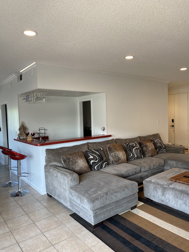 6240 Whitsett Ave, North Hollywood, CA 91606 - Condo for Rent in North ...