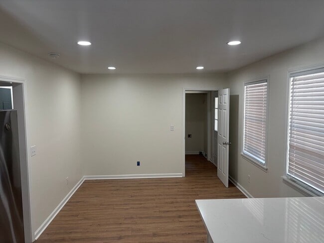 Building Photo - 4728 Holbird St