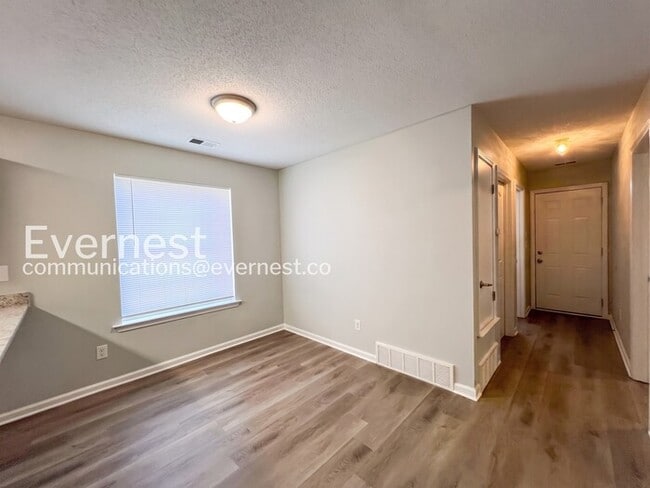 Foto del edificio - 1224 Whitten Rd