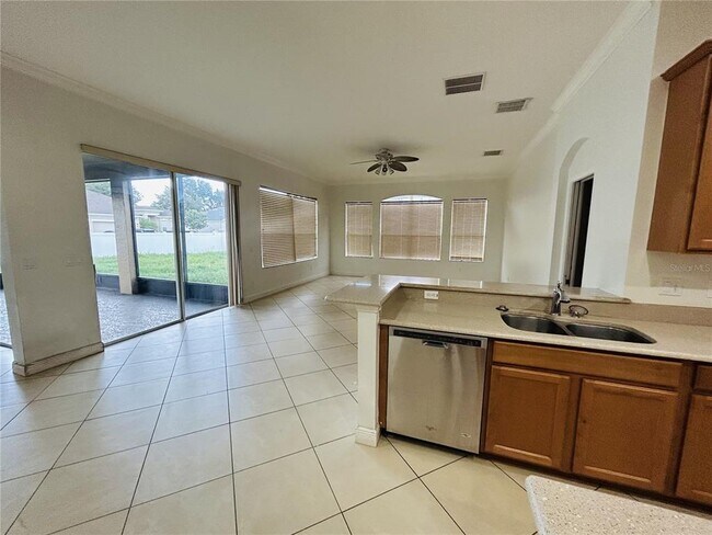 Building Photo - 1642 Chandelle Ln