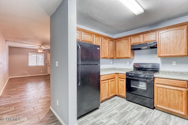 Foto del edificio - 14310 Gil Reyes Dr