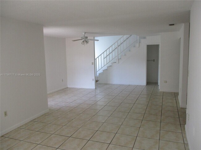 Foto del edificio - 10832 SW 72nd St