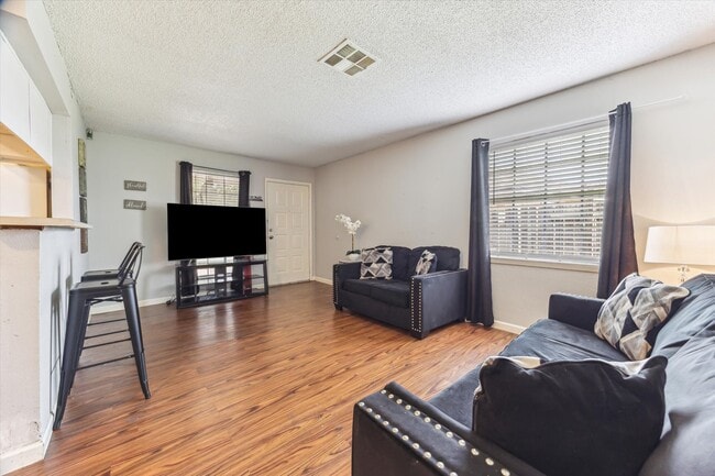 Foto del edificio - 5707 Cripple Brook Ct