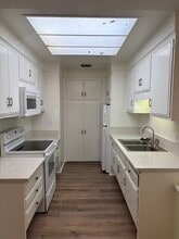 Building Photo - 2280 Via Mariposa W